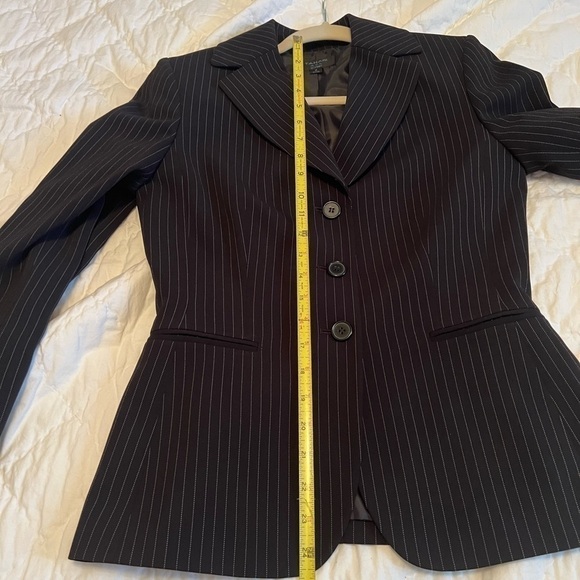 Tahari ASL BLACK & white pin stripe classic 3 button blazer SIZE 4 EUC - Picture 6 of 11